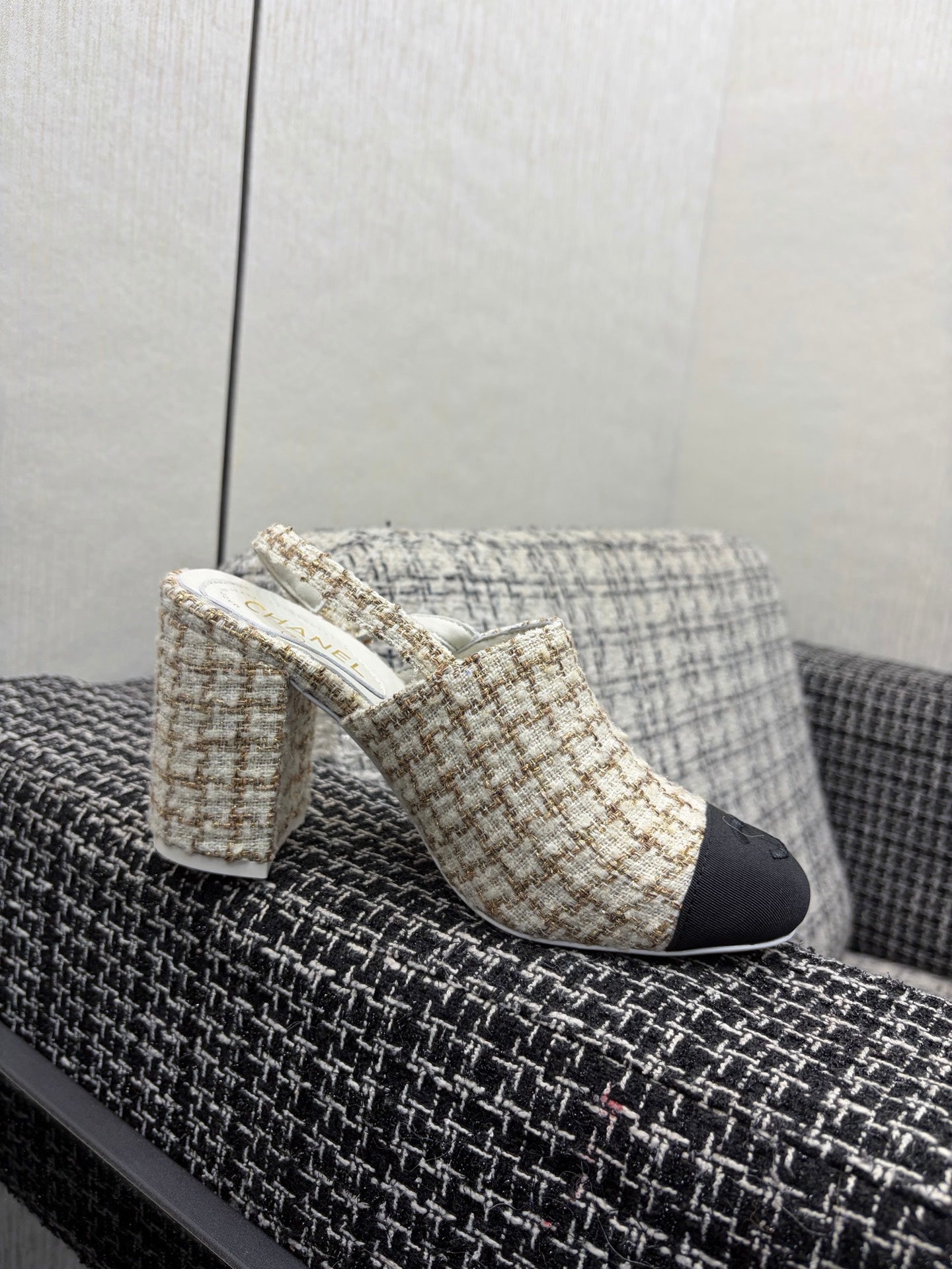 Chanel 26 Classic Chunky Heel Open Back Sandal 95 White in Tweed Fabric 602494