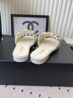 Chanel Early Spring Chain Slippers White in Lambskin 611715