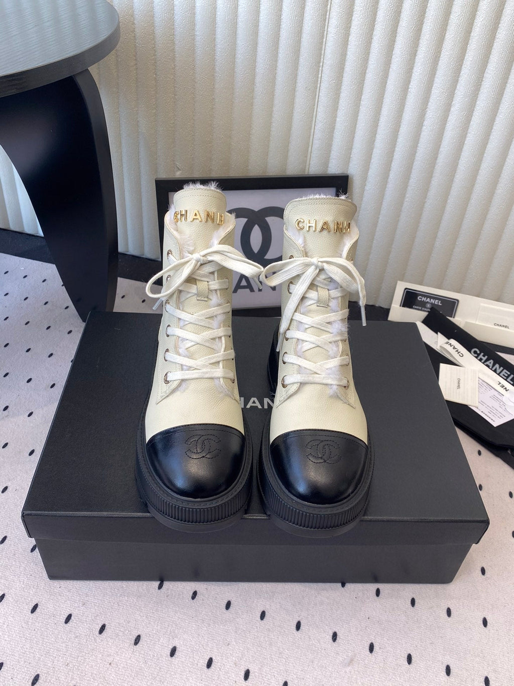CC Platform Ankle Boots Cream in Leather With Fur Lining 611710