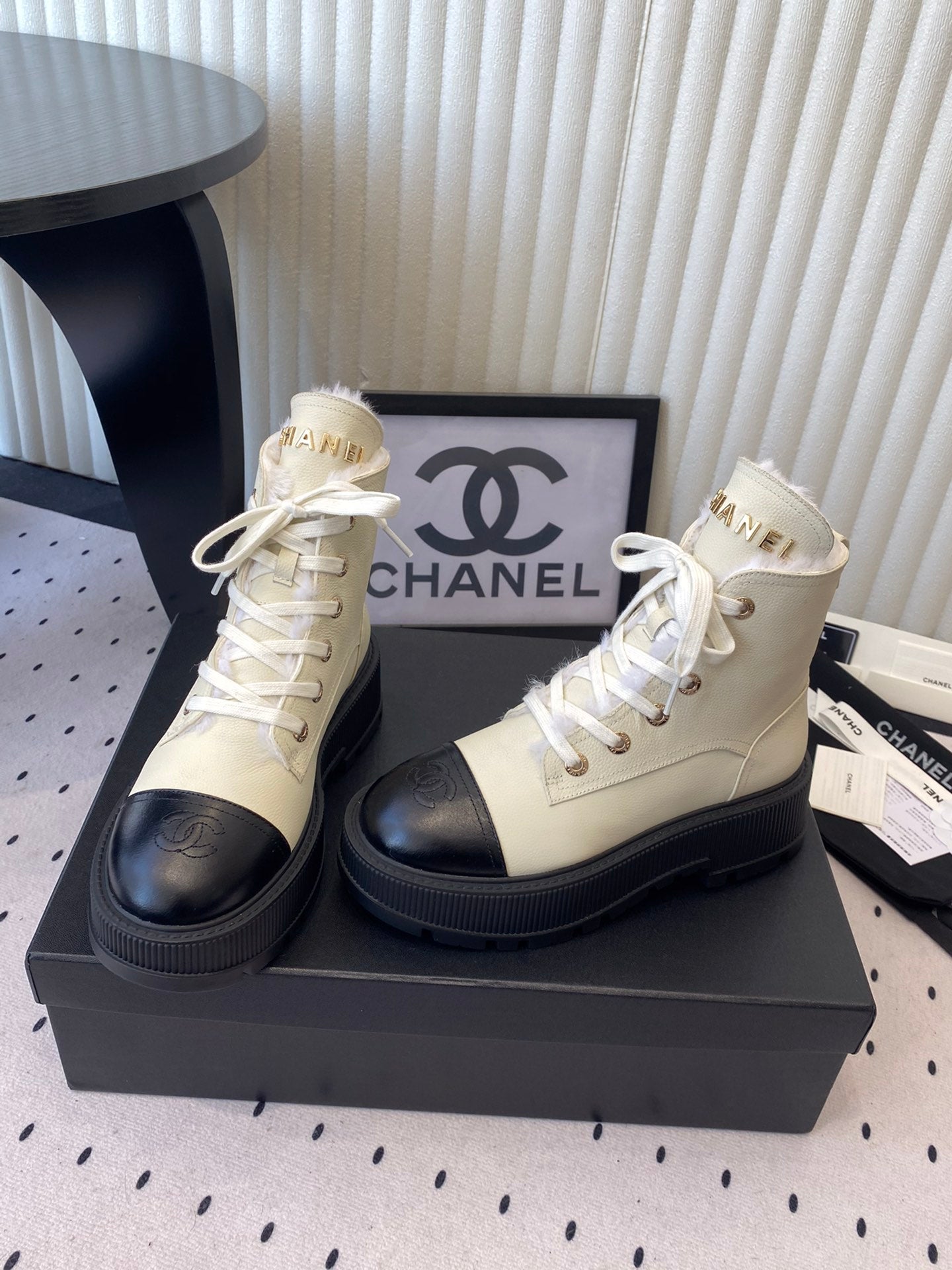 CC Platform Ankle Boots Cream in Leather With Fur Lining 611710