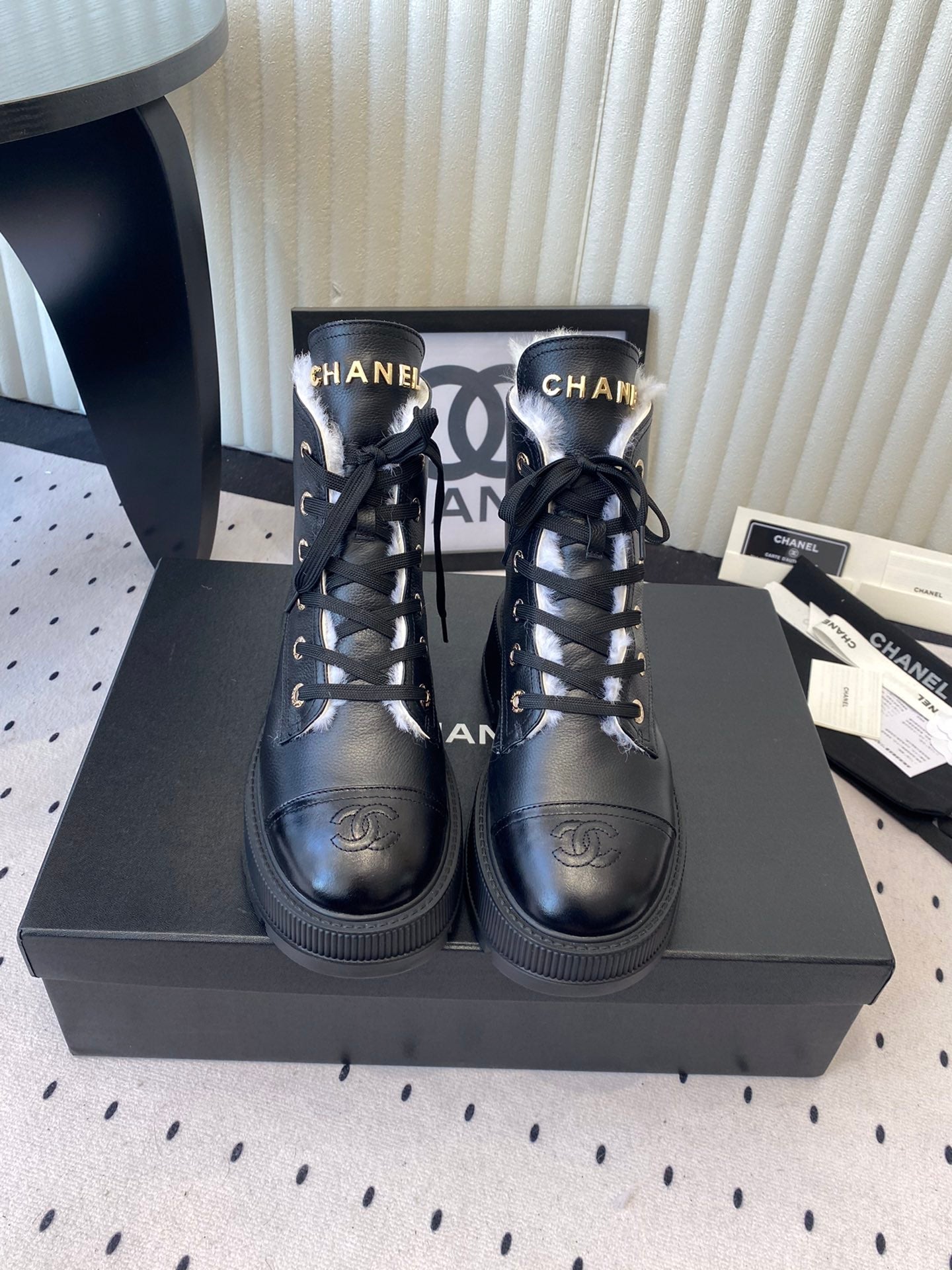 CC Platform Ankle Boots Black in Leather With Fur Lining 611709