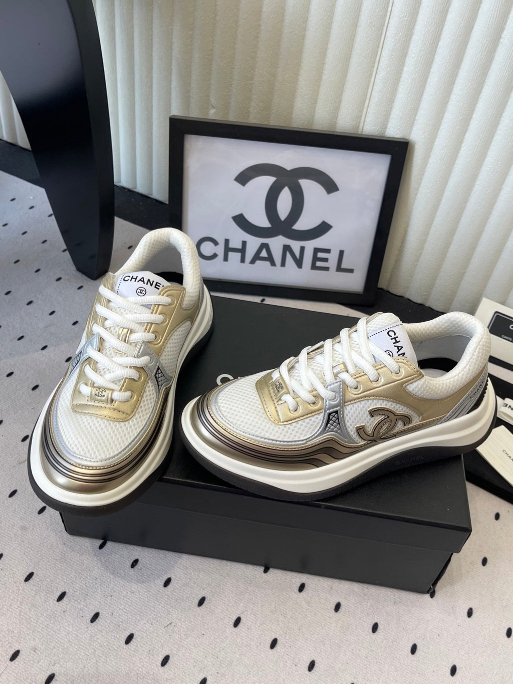 CC Sneaker Gold Metallic Silver in Cowhide 611663