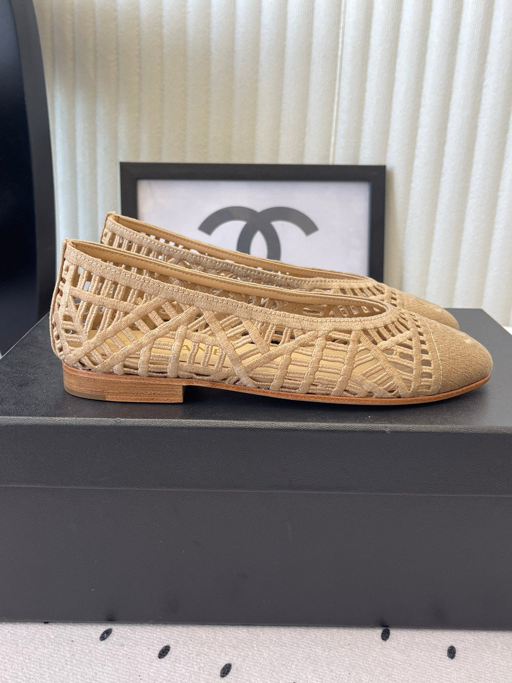 Chanel Ballet Flats Beige in Woven Raffia 611583