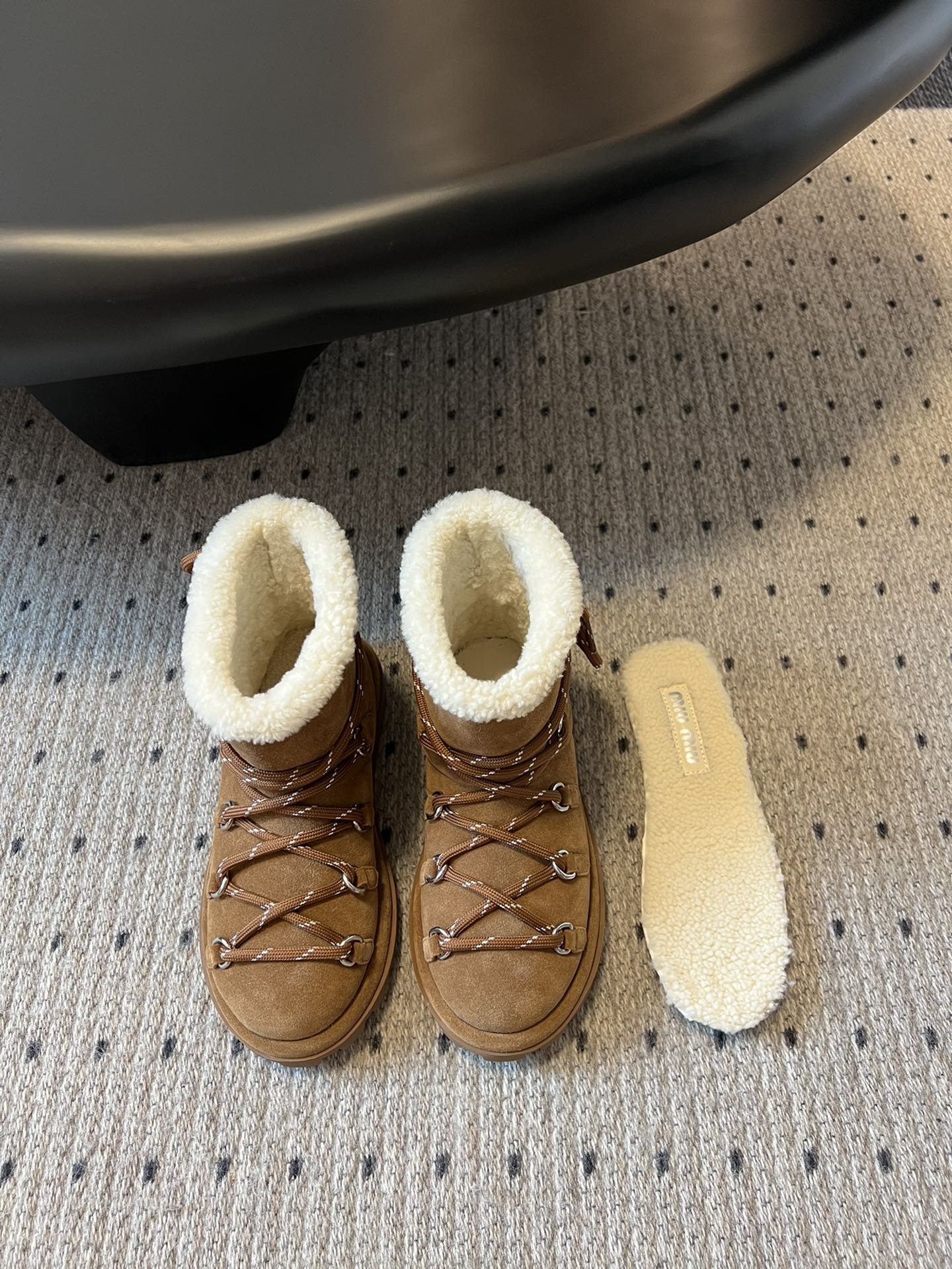 Miu 26 Snow Boots Brown in Suede 614798