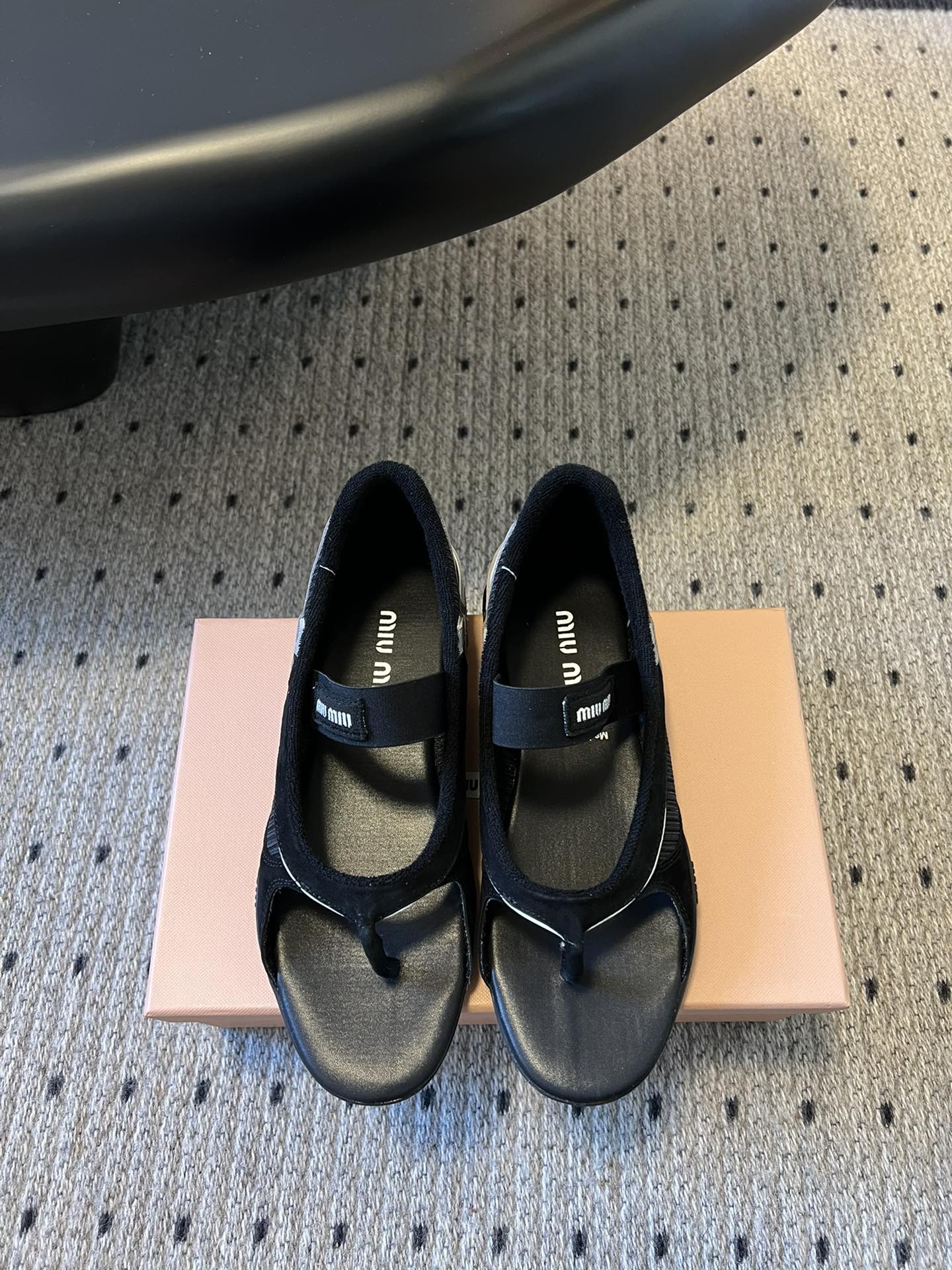 Miu Miu 26 Mary Jane Casual Flip-Flops Black in Mesh fabric 614742