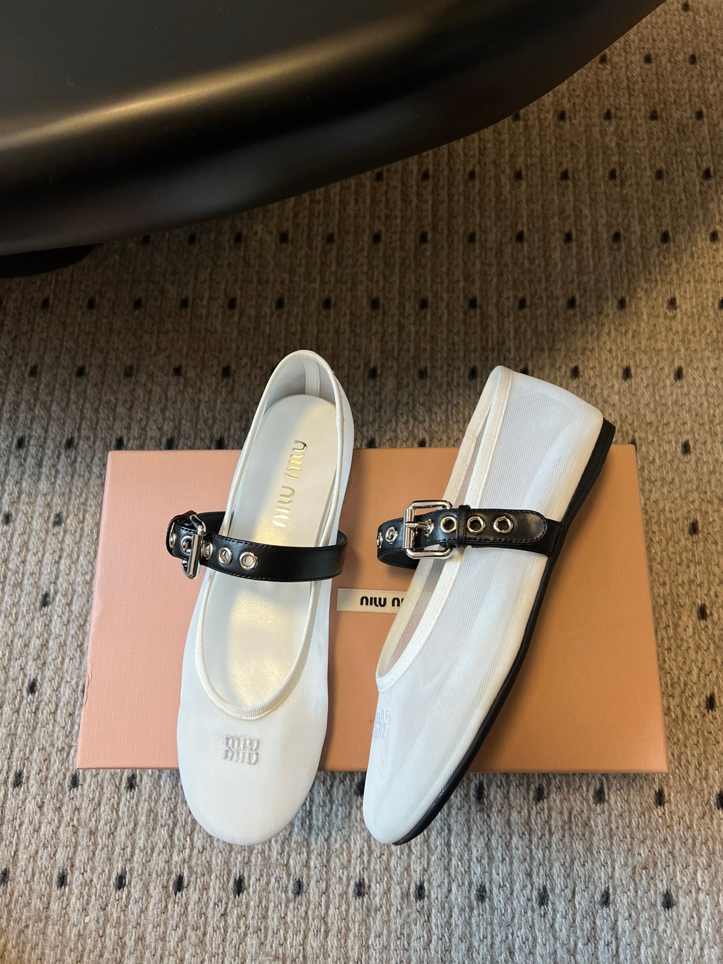 Miu Miu Women's Bow-Decorated Ballet Flats White in Mesh 614702