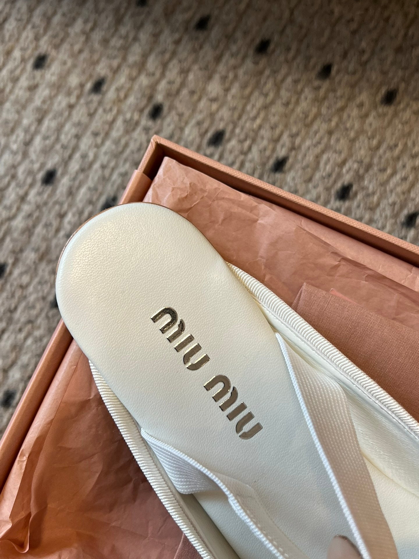 Miu Miu 26 Ballet Flats White in Silk 614470