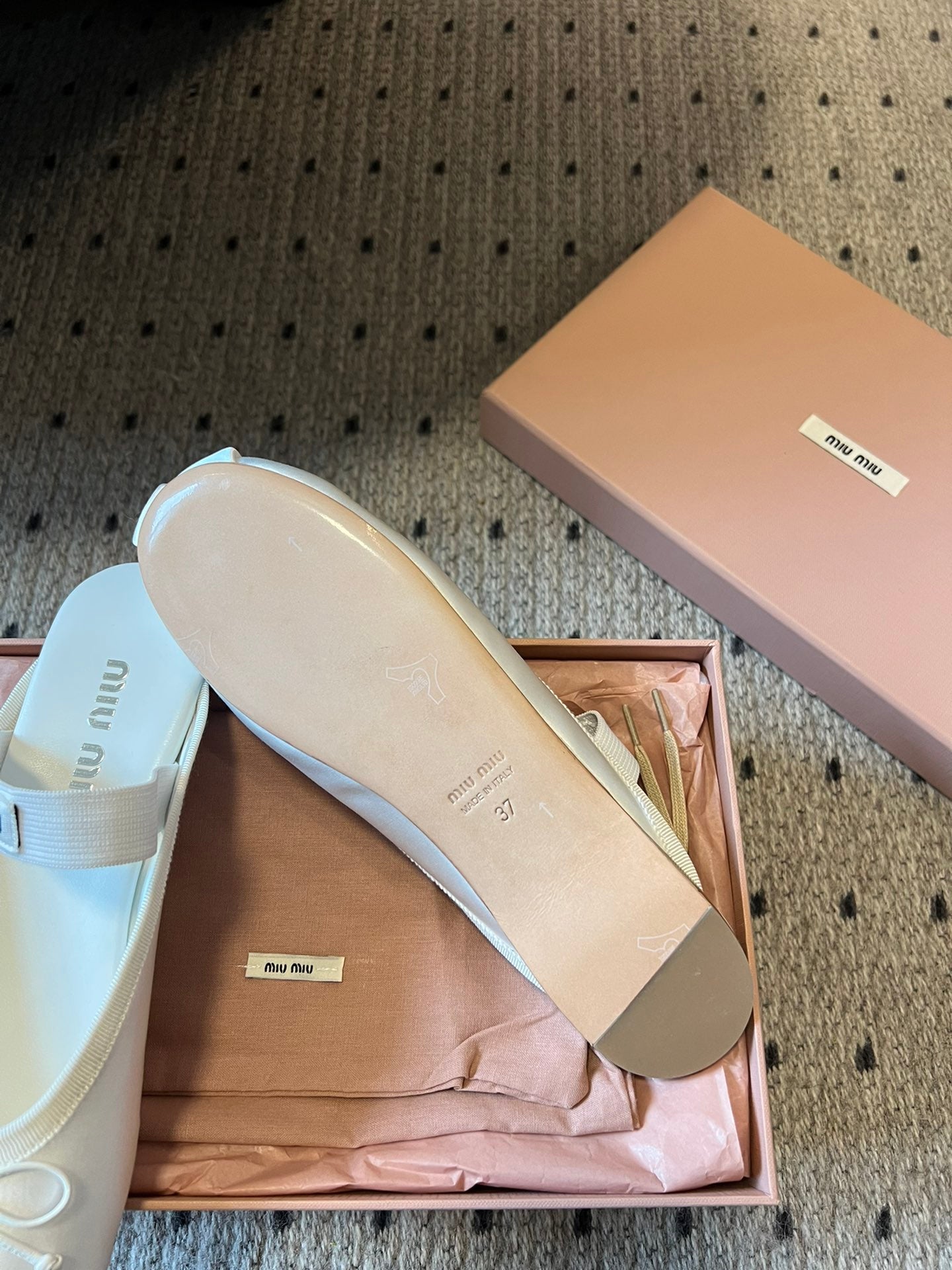 Miu Miu 26 Ballet Flats White in Silk 614470