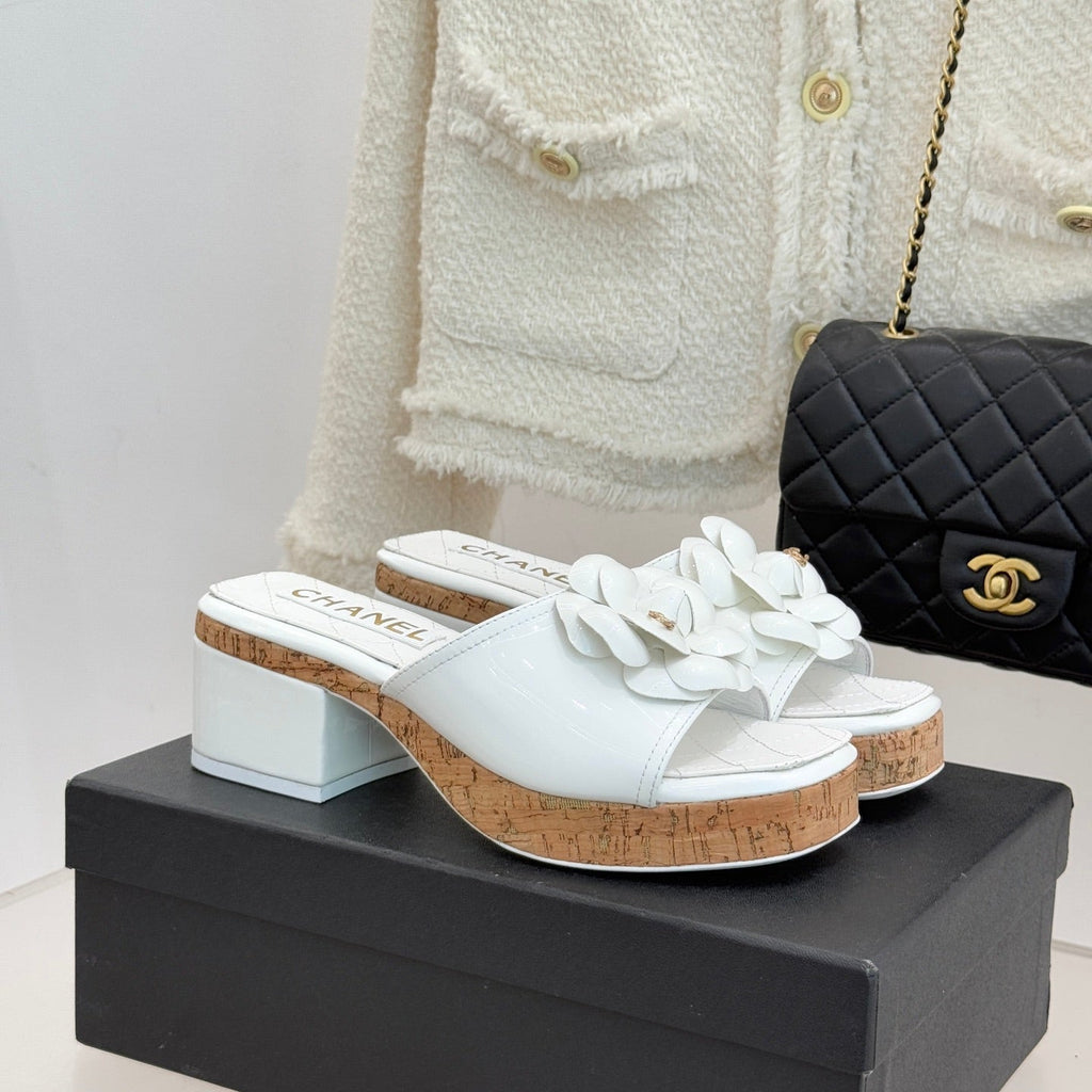 Chanel 26C Camellia Wood Grain Platform Sandals White in Leather 615916