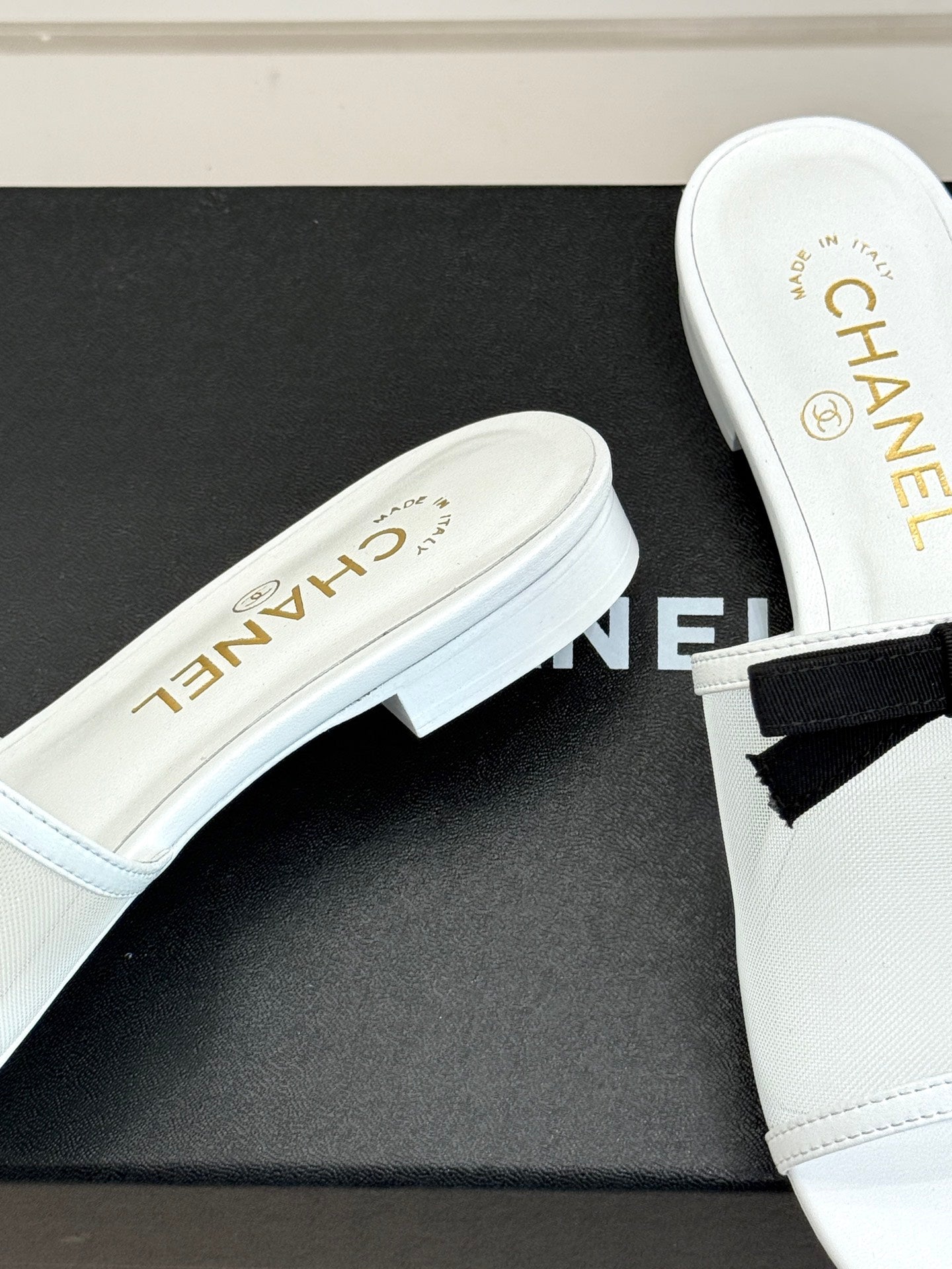 Chanel  26C Double C Bow Slippers White in Mesh 615709