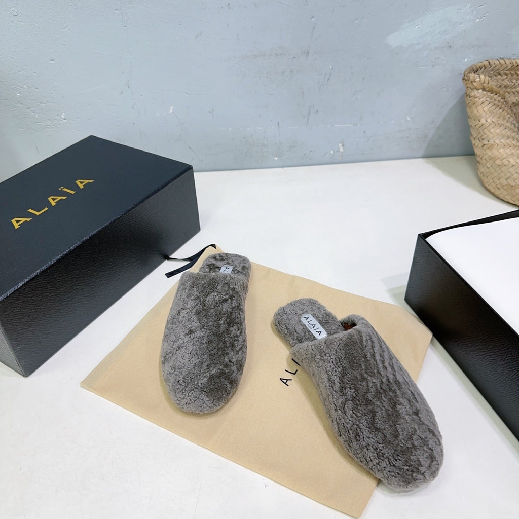 ALAIA 25 Fur Mule Slipper Grey in Lambswool 629515