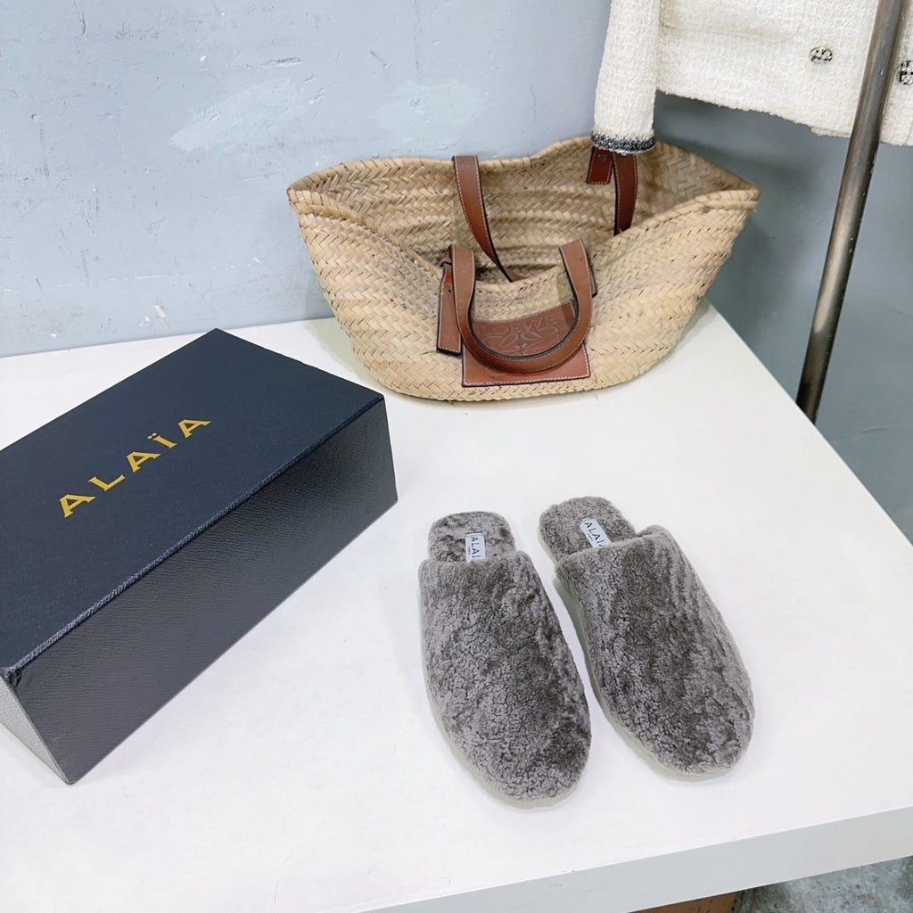 ALAIA 25 Fur Mule Slipper Grey in Lambswool 629515