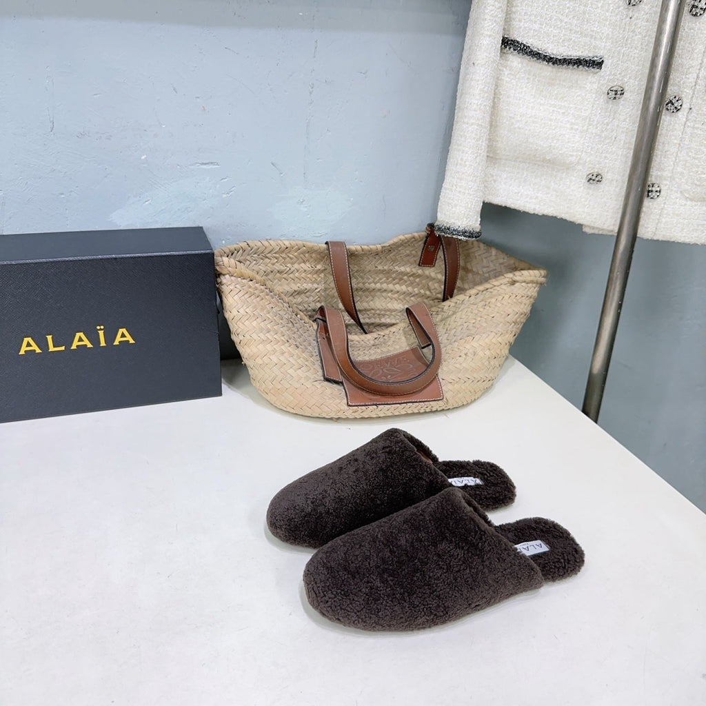 ALAIA 25 Fur Mule Slipper Dark Brown in Lambswool 629516