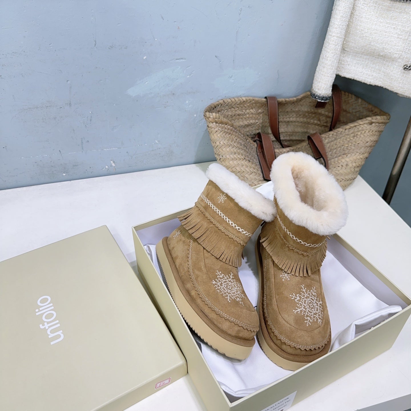 UNFOLIO 26SS Snow Ankel Boots Light Brown in Lambswool and Cow Suede 629523