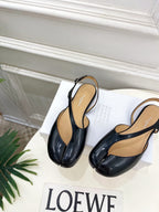 MM6 Tabi 26 Split-Toe Flat Sandals Black in Cowhide 631897