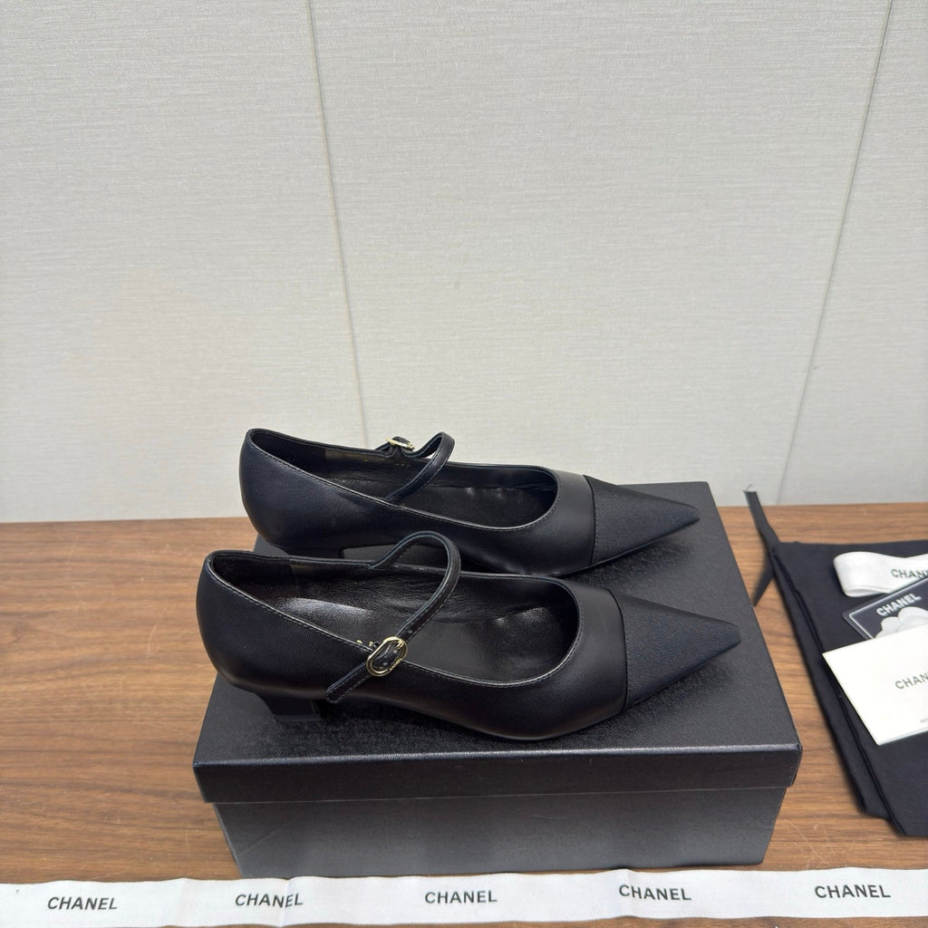 Chanel 26 Pointed-Toe Low Heel 25 Mary Janes Black in Cowhide Fabric 632188