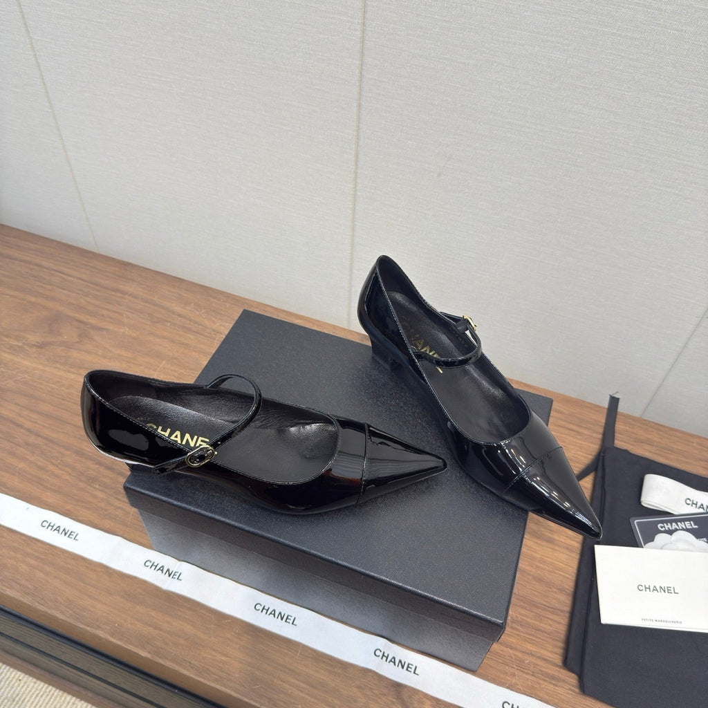 Chanel 26 Pointed-Toe Low Heel 25 Mary Janes Black in Patent Leather 632186
