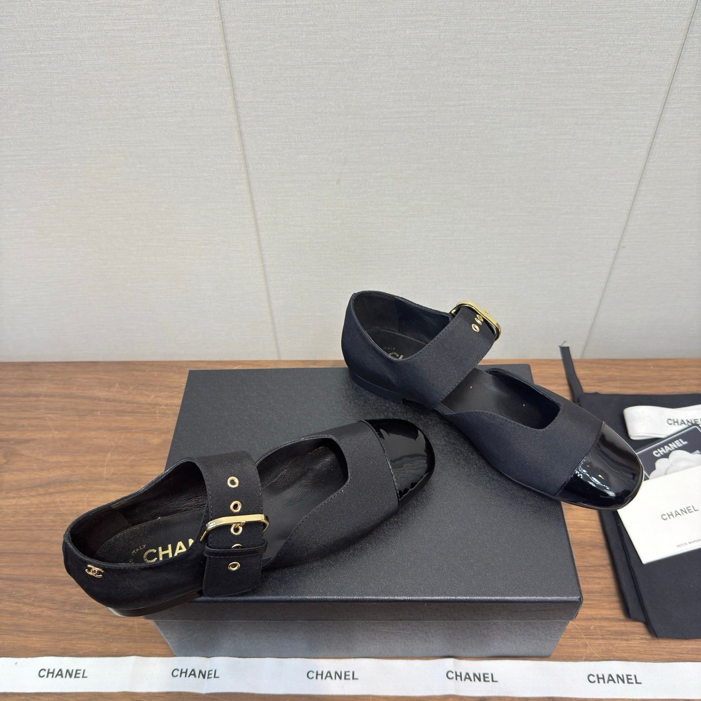 Chanel 26 Mary Jane Flat Black in Fabric Leather 632184
