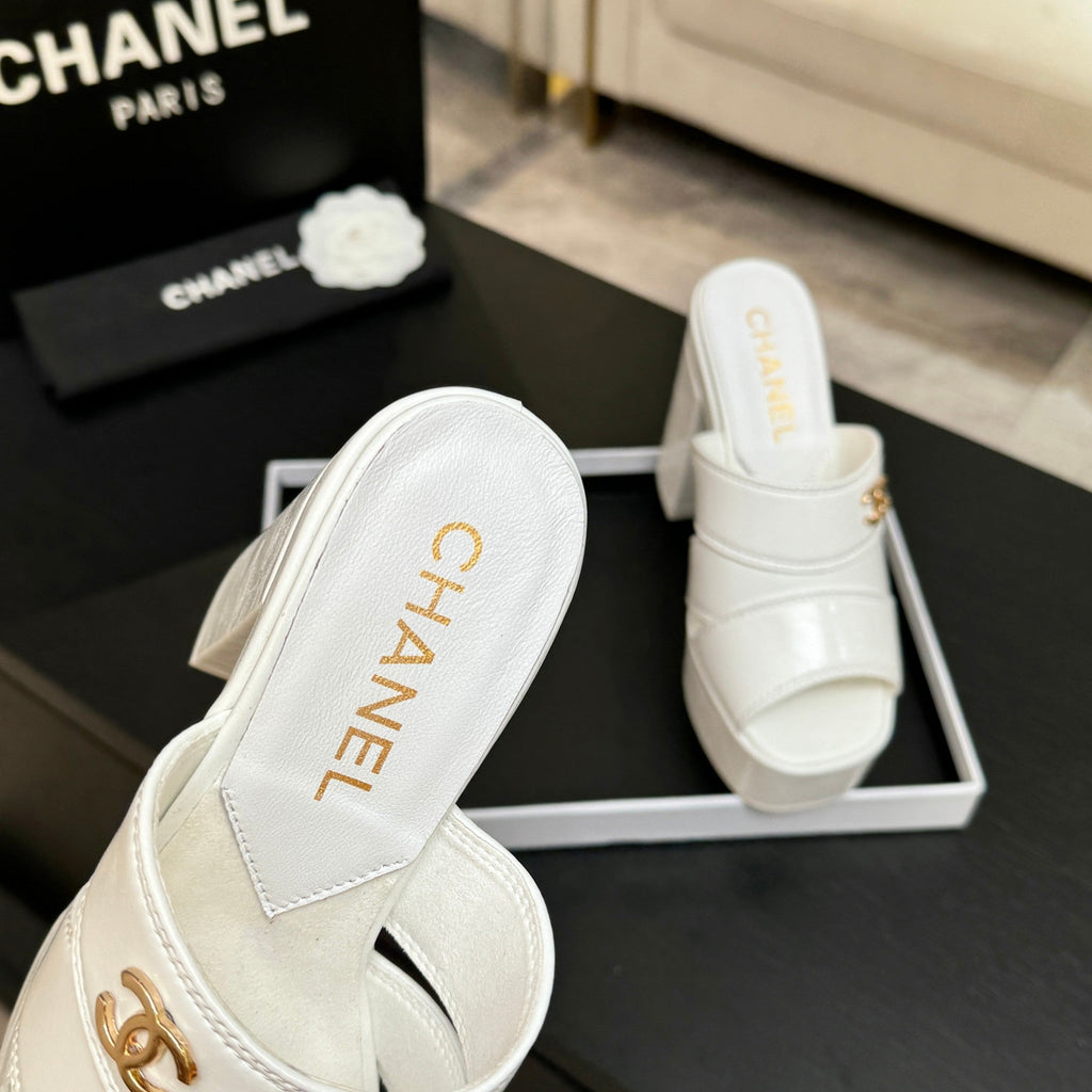 Chanel 2026 Runway Platform High-Heeled 12.5cm Sandals White in Cowhide 673056