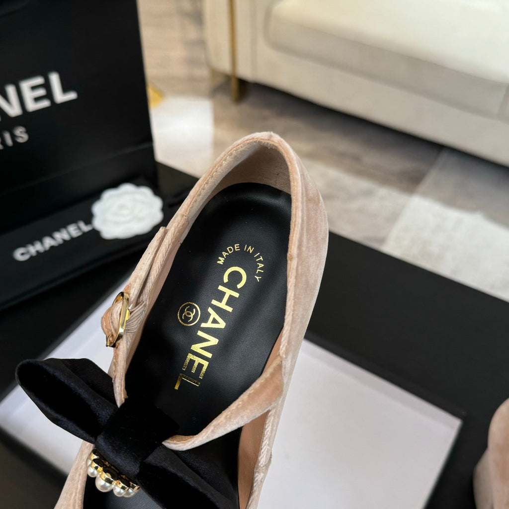 Chanel KJ26 Mary Janes Heel 2.5cm with Bow Beige in Velvet 673012