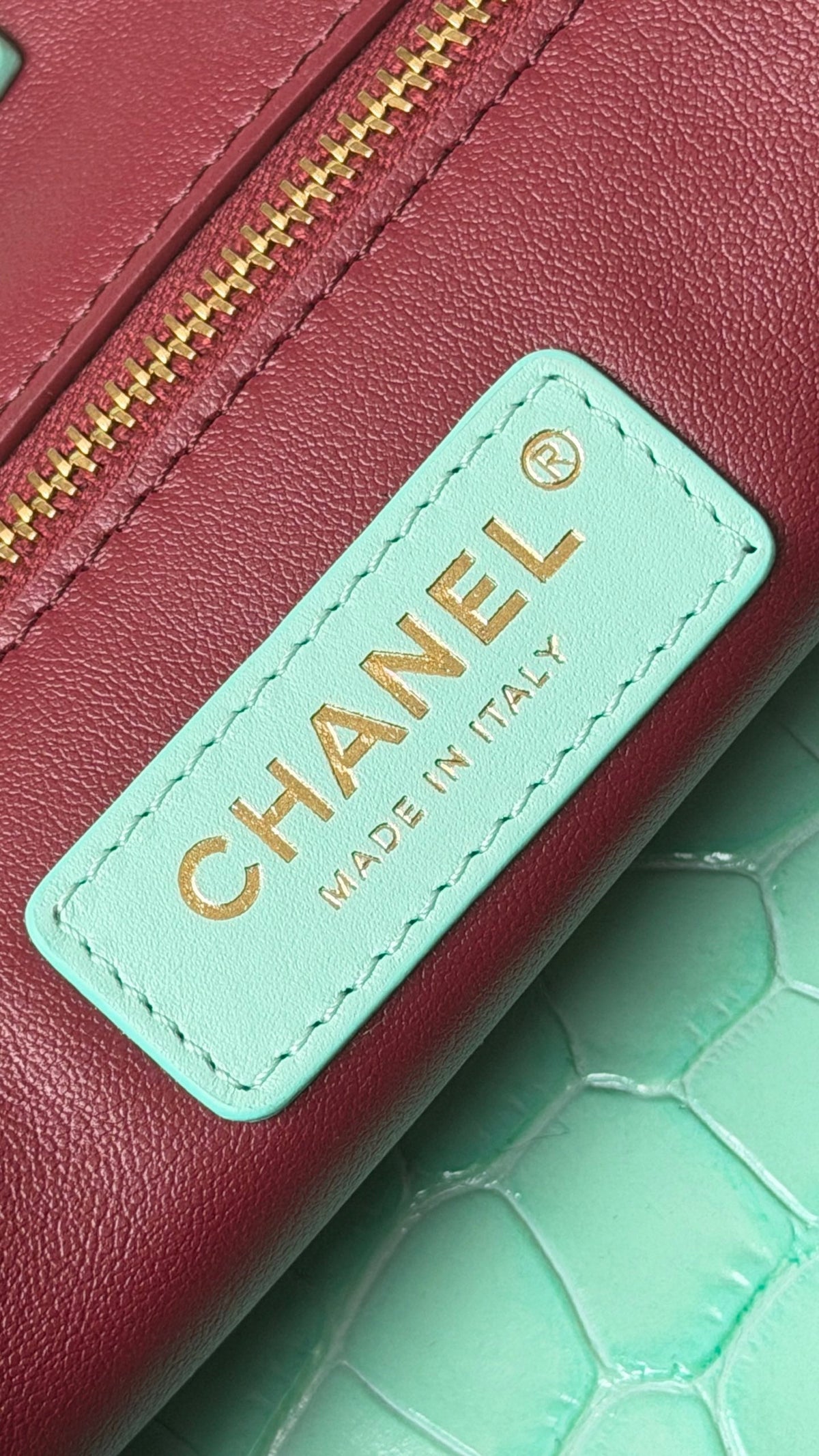 CC 26S Cerf Classic Commuter Tote Bag in Mint Green Crocodile-Embossed Calfskin (made - to - order)