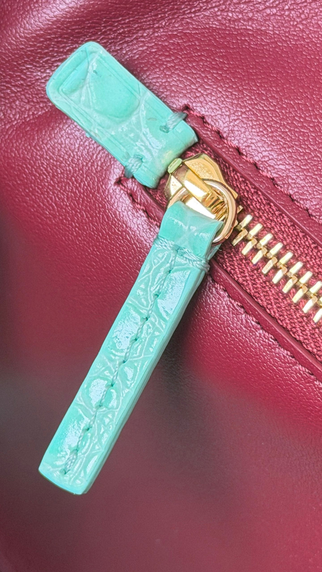 CC 26S Cerf Classic Commuter Tote Bag in Mint Green Crocodile-Embossed Calfskin (made - to - order)