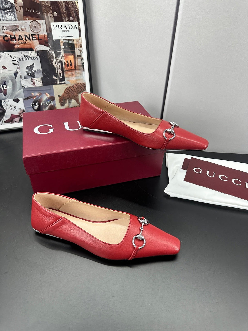 Gucci 26 Vittoria Horsebit Ballet Flats Red in Leather 688310