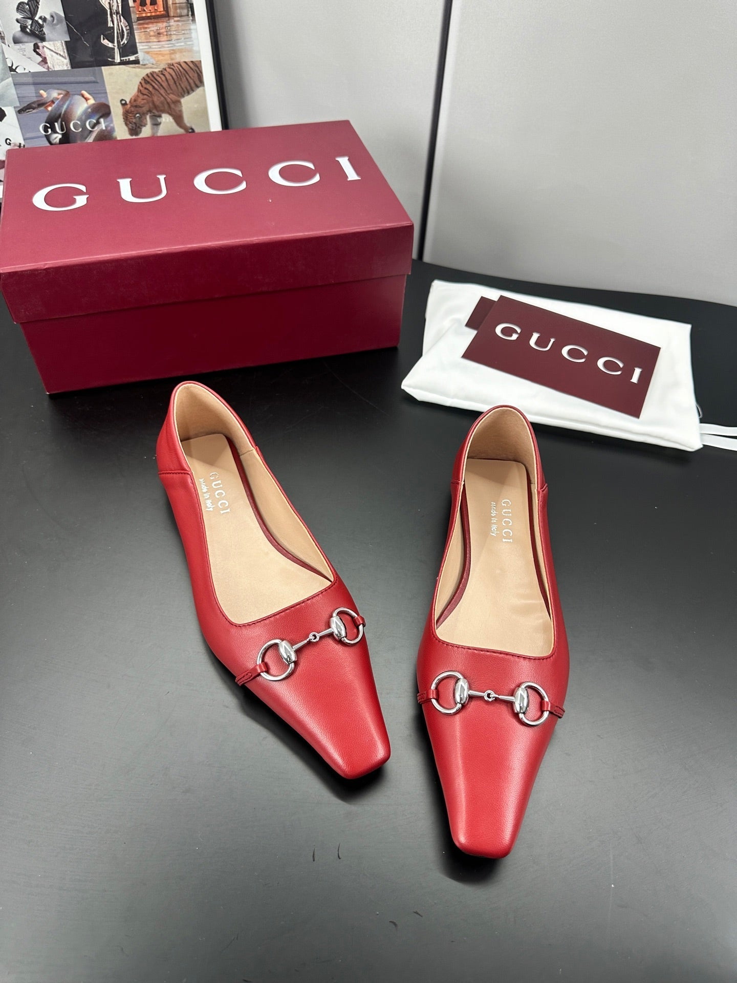 Gucci 26 Vittoria Horsebit Ballet Flats Red in Leather 688310