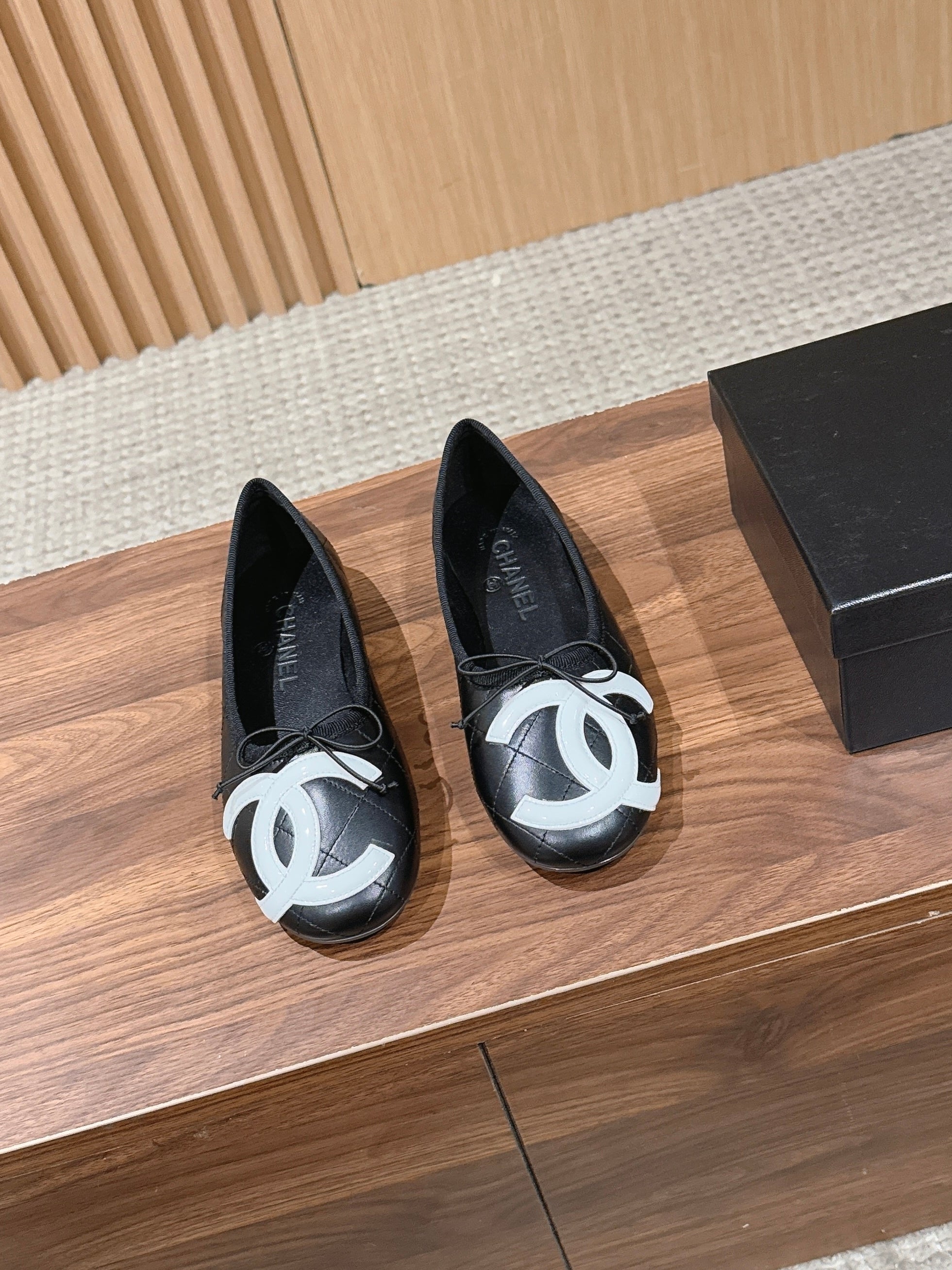 Chanel   Cambon Ballet Flats Black White in Lambskin 692528