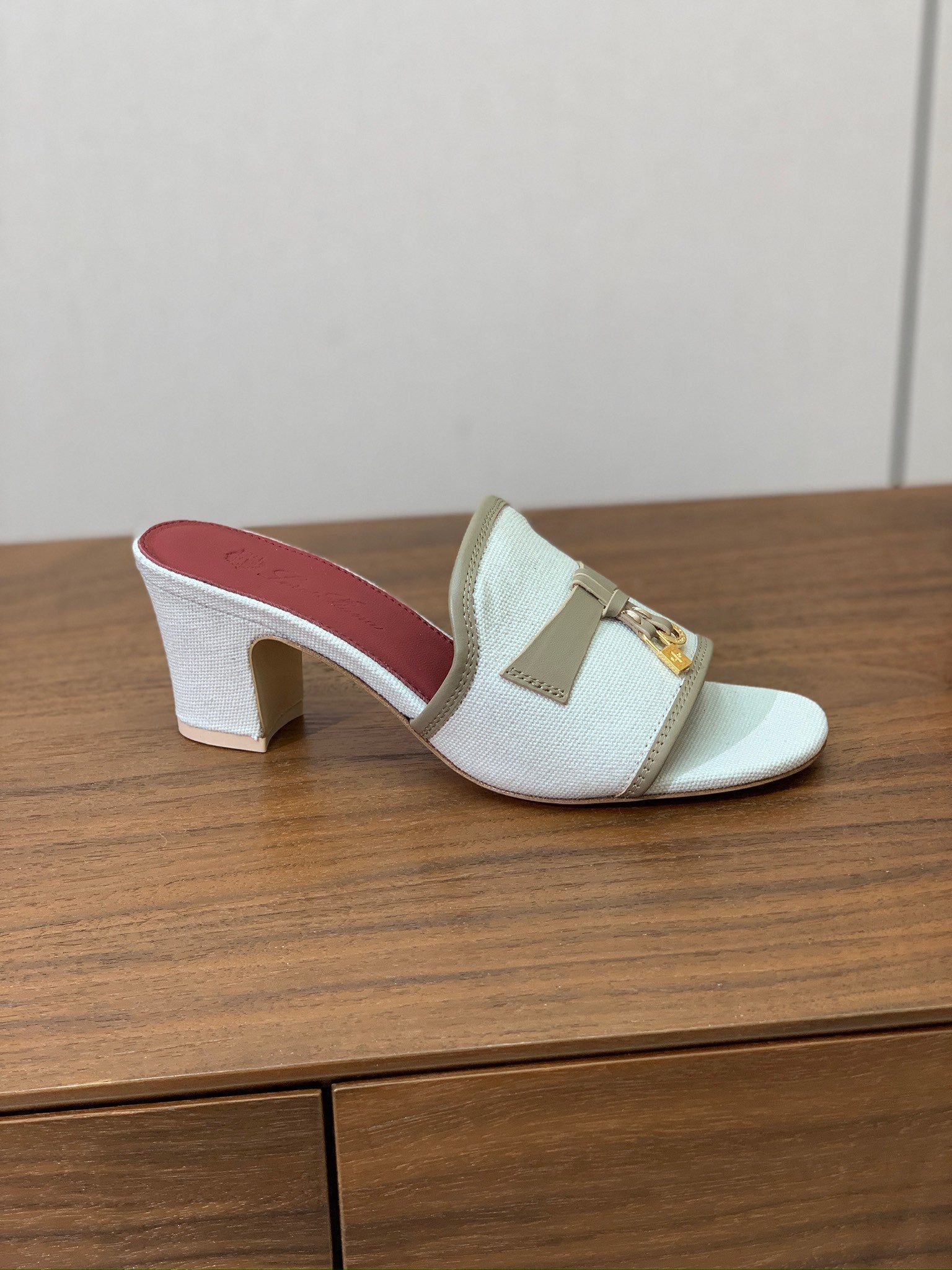 LP Color-blocked Sandals 50 Off-white Taupe in Canvas 703250
