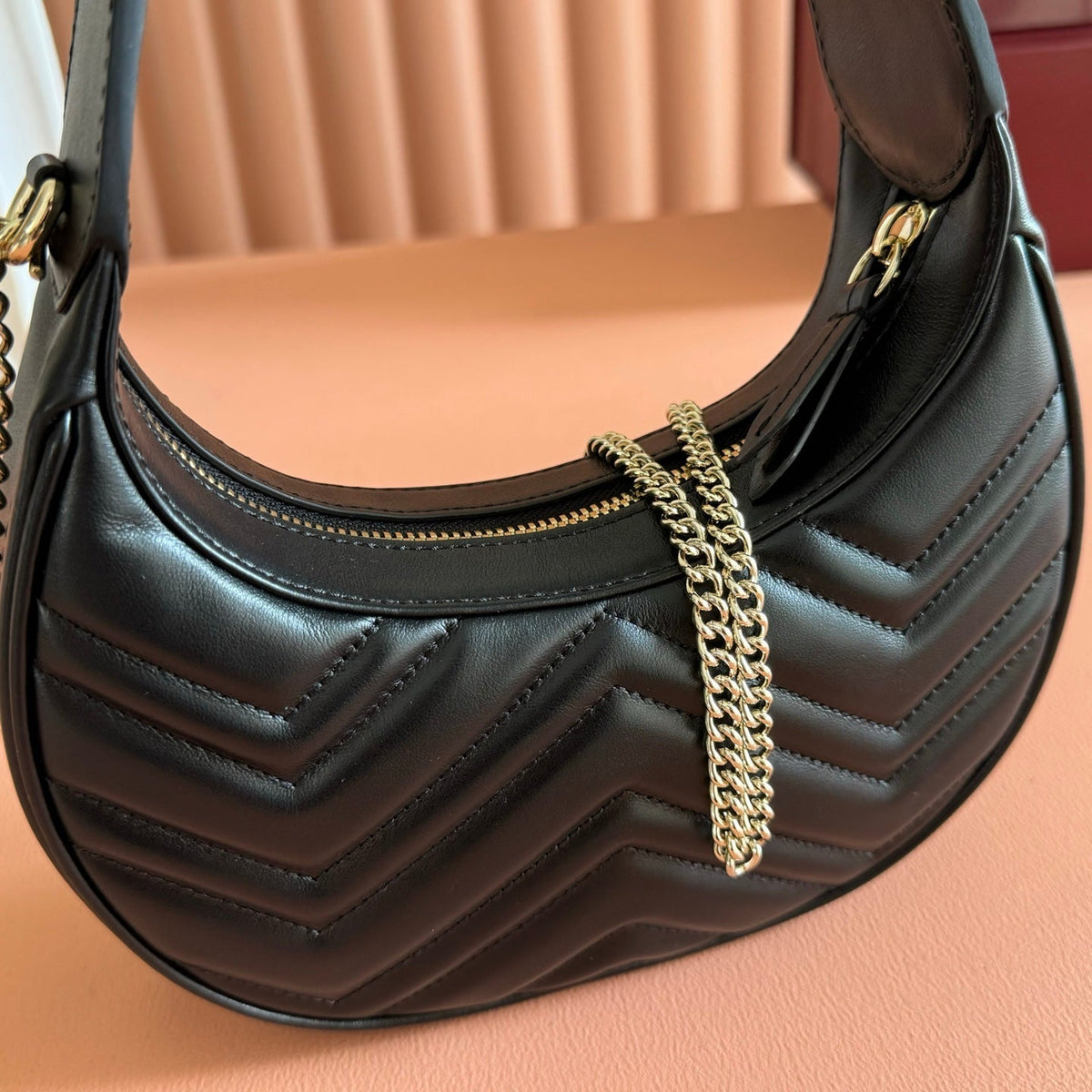 MARMONT SHOULDER BAG 21 IN BLACK CALFSKIN GOLD HARDWARE