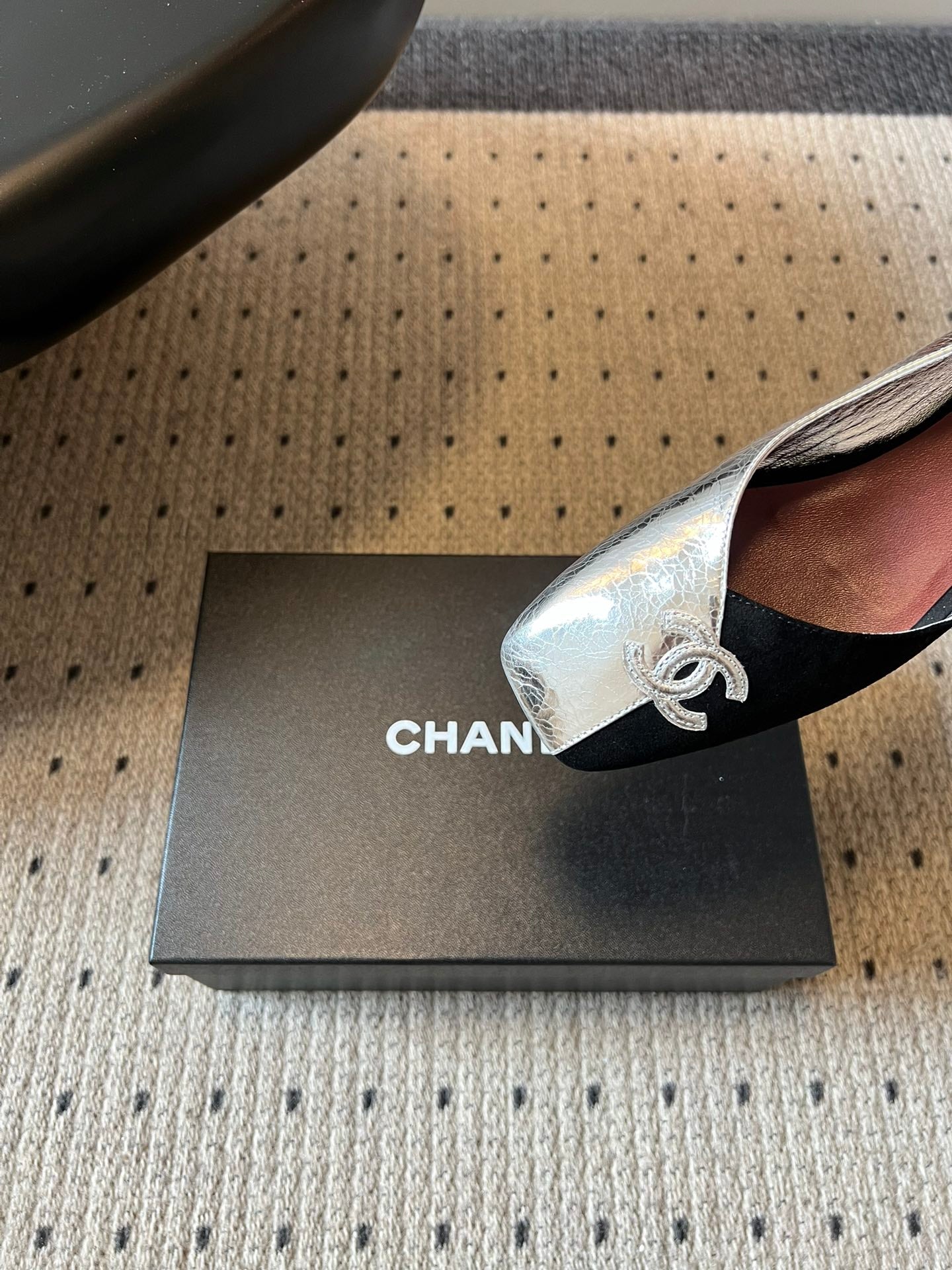 Chanel 26SS Color-Blocked Slingback Silver Black in Lambskin 708085