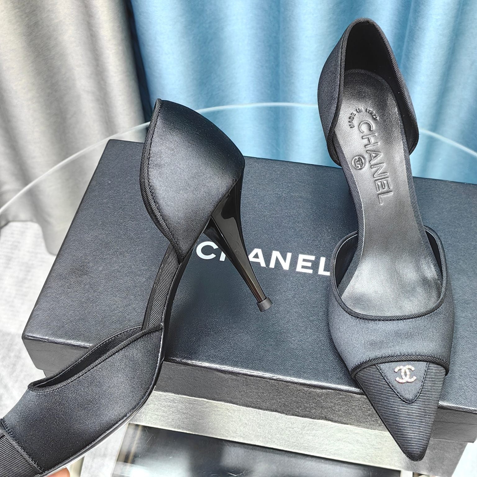Chanel 26ss Retro Hollow-Out Pointed-Toe 70   Black in Calfskin 712470