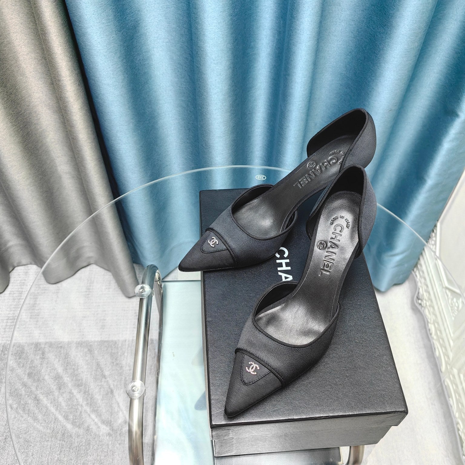 Chanel 26ss Retro Hollow-Out Pointed-Toe 70   Black in Calfskin 712470
