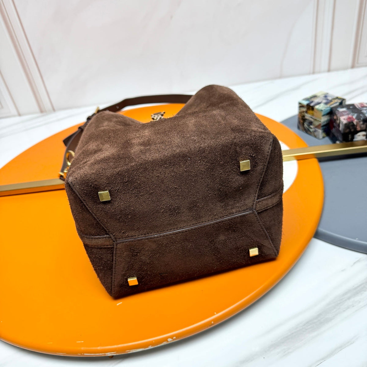 YSL Le 5 À 7 Bucket Bag 26cm Brown in Suede 285618