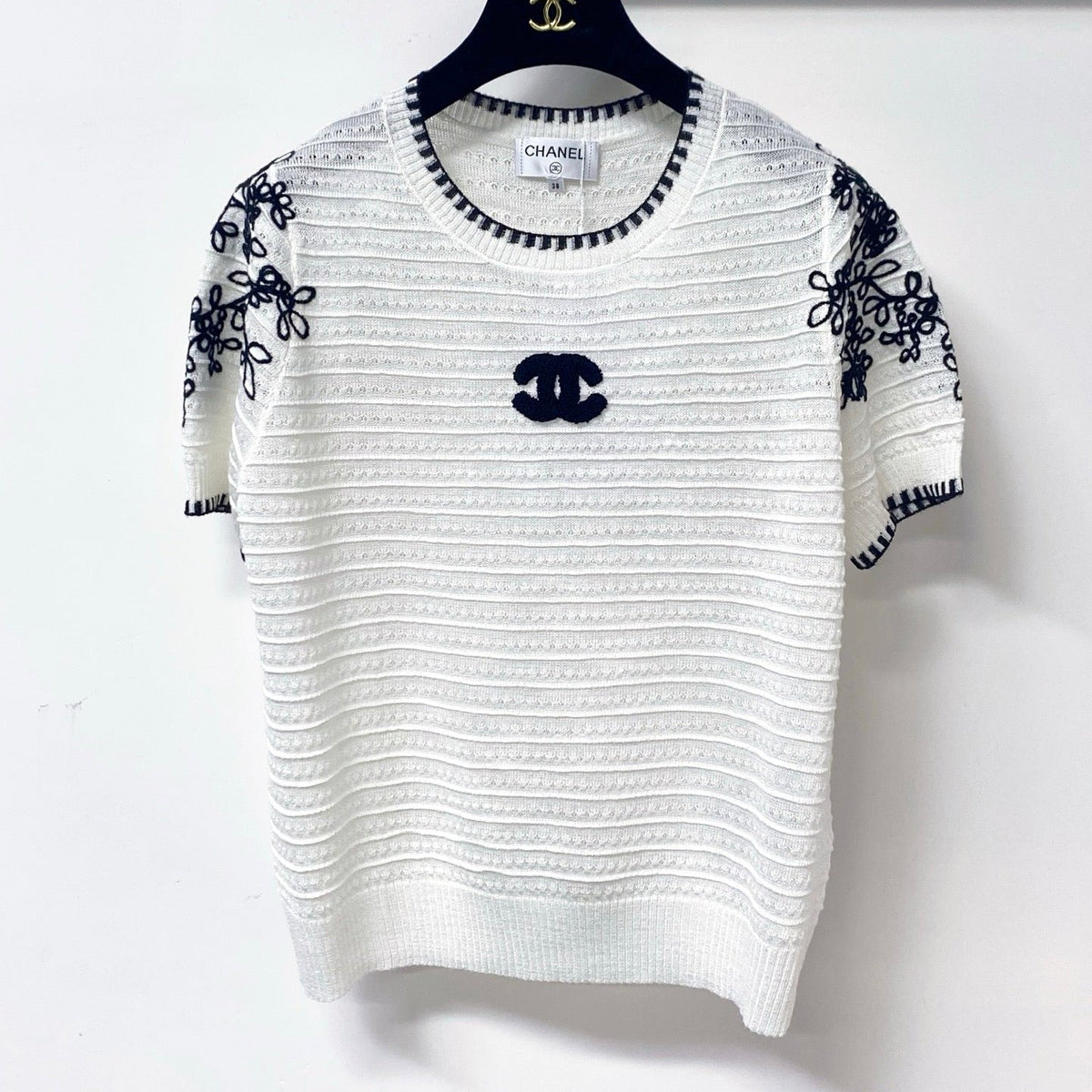 Chanel Short-Sleeve T-Shirt White in Wool 305895