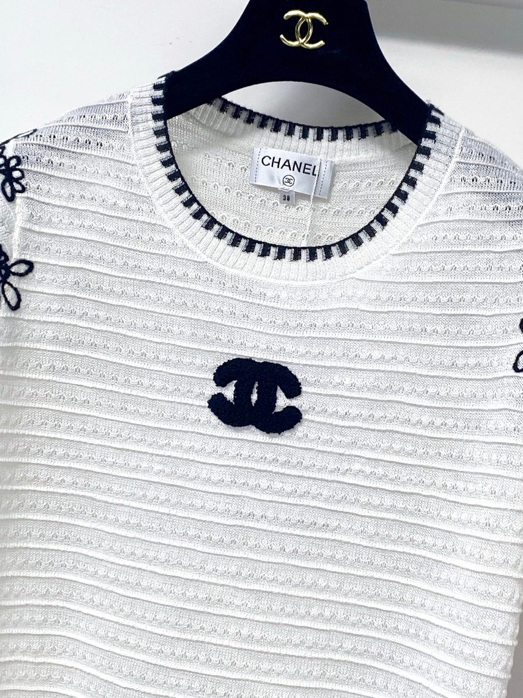 Chanel Short-Sleeve T-Shirt White in Wool 305895