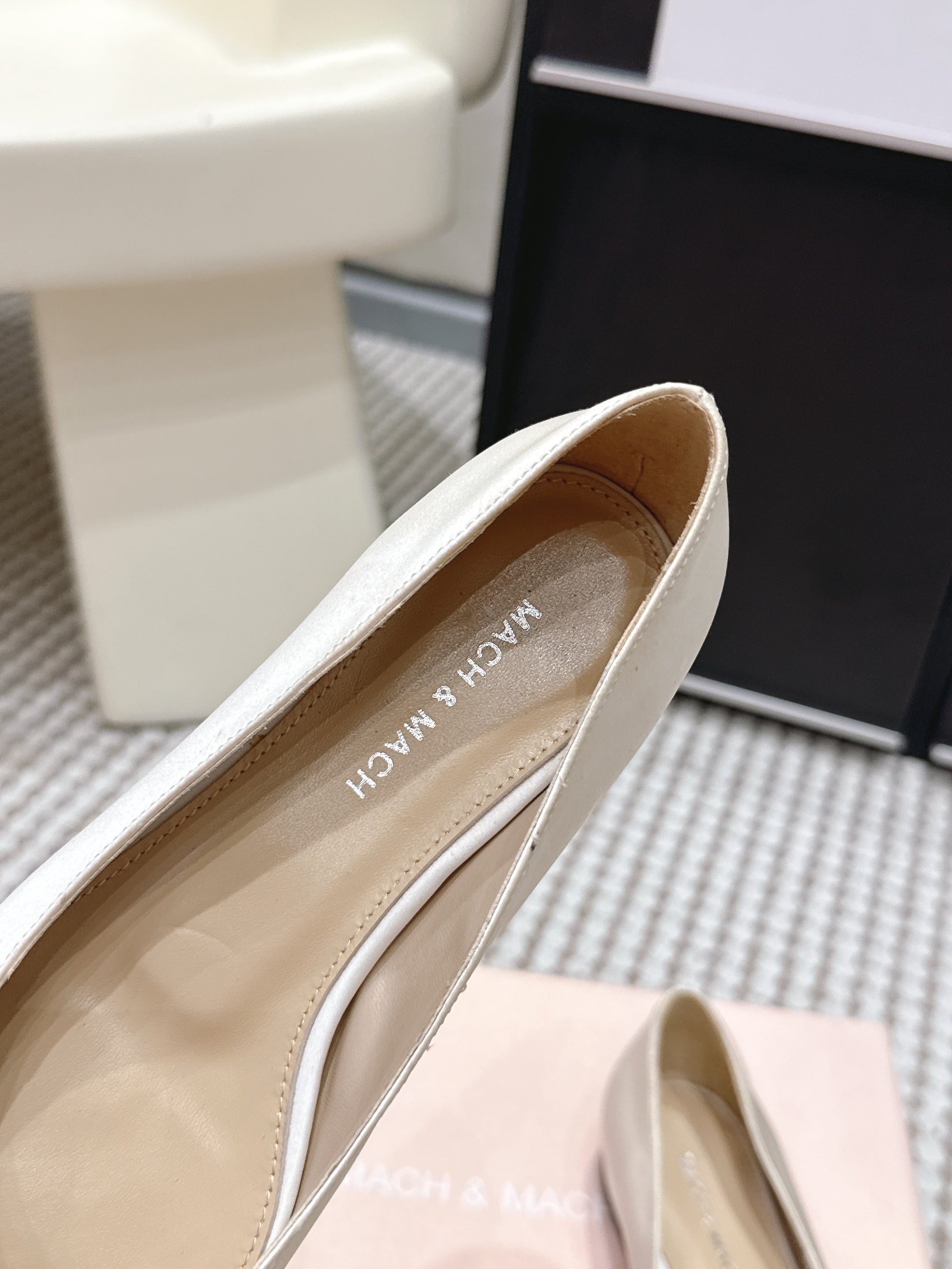 Mach & Mach 26SS Rhinestone Bow Flats Milk White in Silk 722449