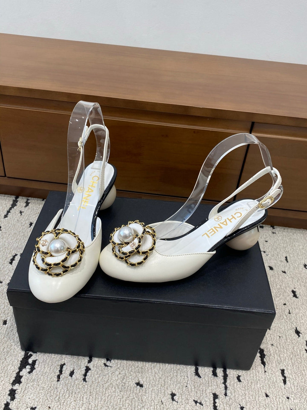 Chanel 26 Round Toe Pearl Heel 50 Shoes White in Cowhide 729341