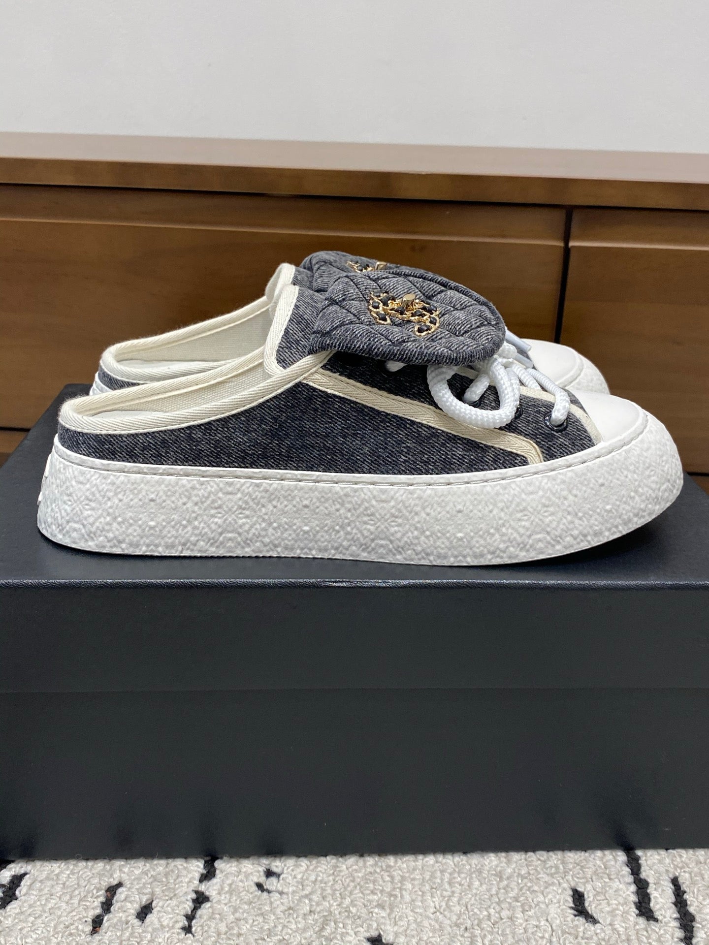 Chanel 26 Mules Casual Grey White in Fabric 729325