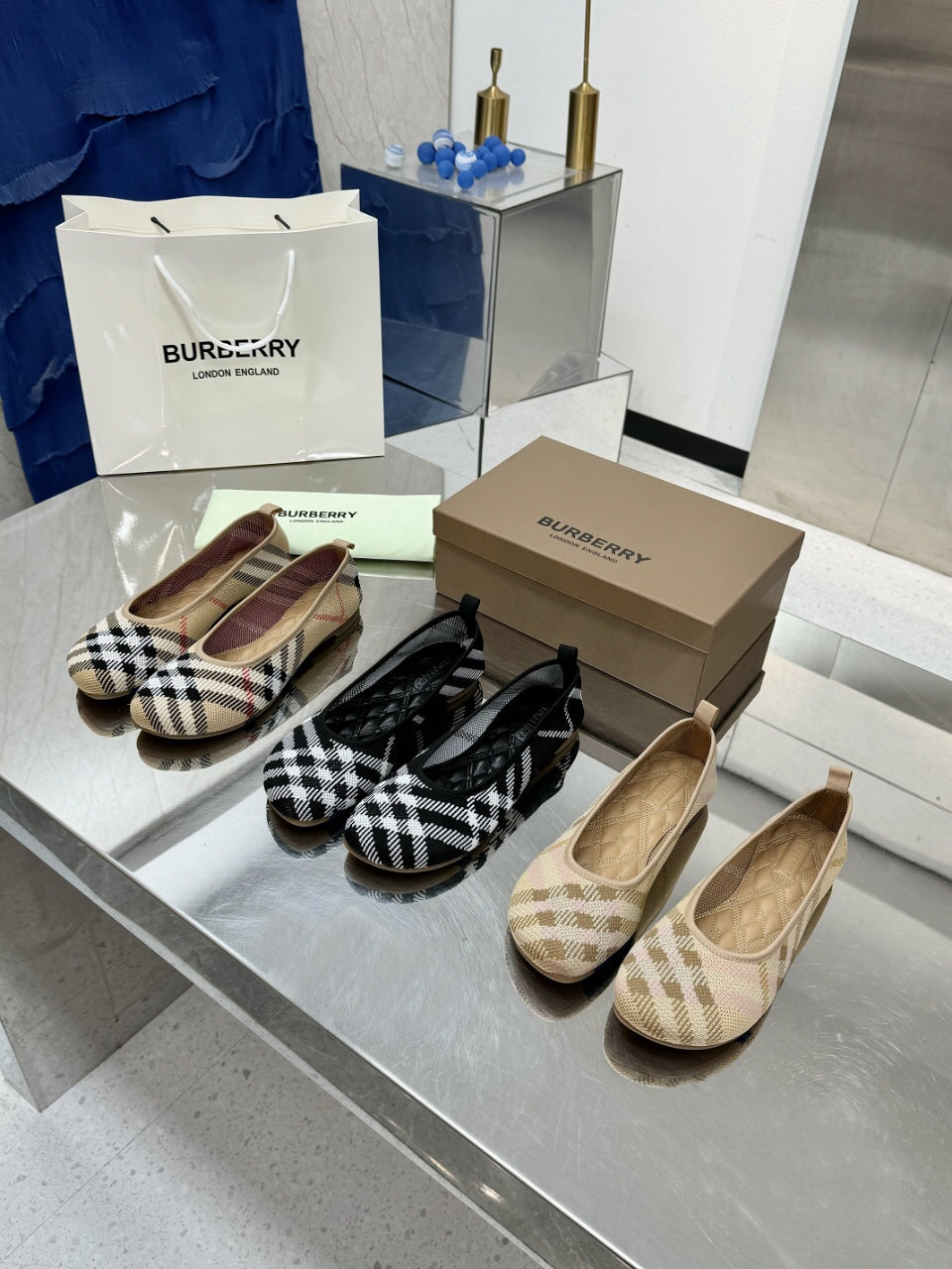 Burberry Classic Check Flats Beige in Fabric 729742