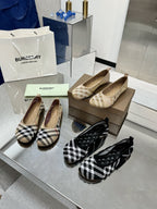 Burberry Classic Check Flats Beige in Fabric 729740
