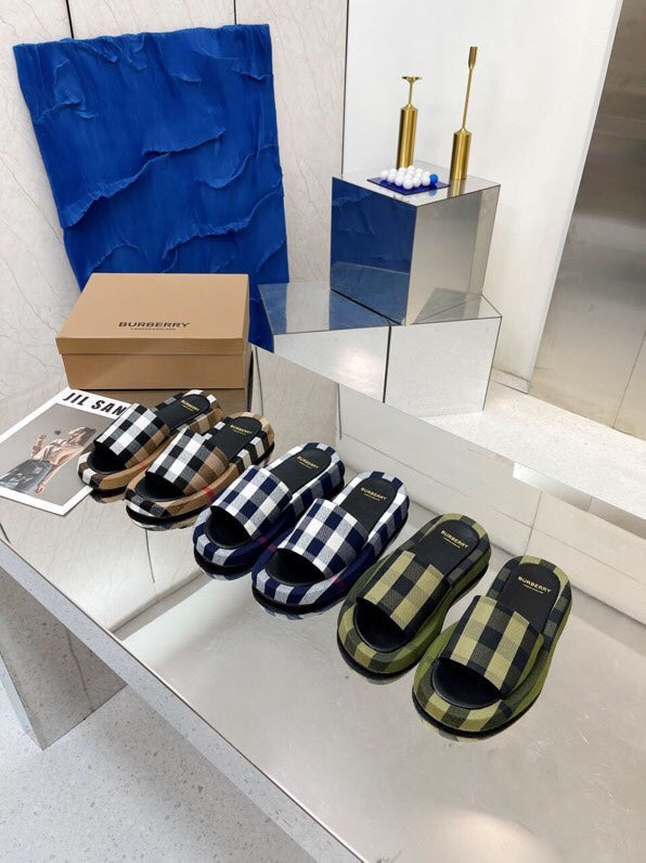 Burberry 26 Check Slippers Navy Blue Black in Cotton Linen 729729