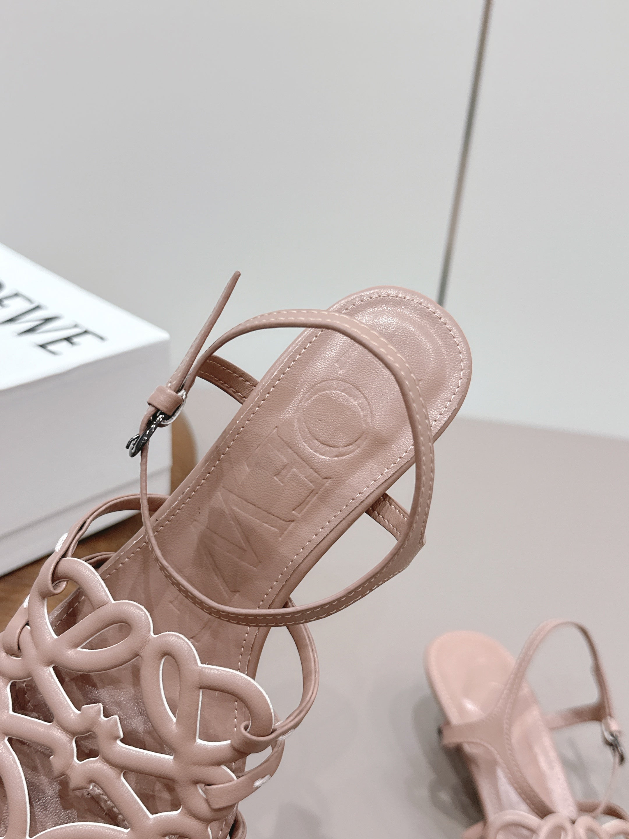 Loewe 26 Sandal 50 Pink in Sheepskin 738802