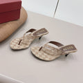 Gucci 26 Round Toe Flip-Flops 60 Brown in Jacquard Fabric 739378