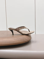 Gucci 26 Round Toe Flip-Flops 60 Brown in Jacquard Fabric 739378