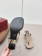 Gucci 26 Round Toe Flip-Flops 60 Brown in Jacquard Fabric 739378