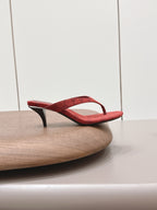Gucci 26 Round Toe Flip-Flops 60 Red in Jacquard Fabric 739376