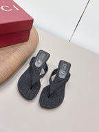 Gucci 26 Round Toe Flip-Flops 60 Black in Jacquard Fabric 739375