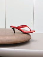 Gucci 26 Round Toe Flip-Flops 60 Red in Sheepskin 739373